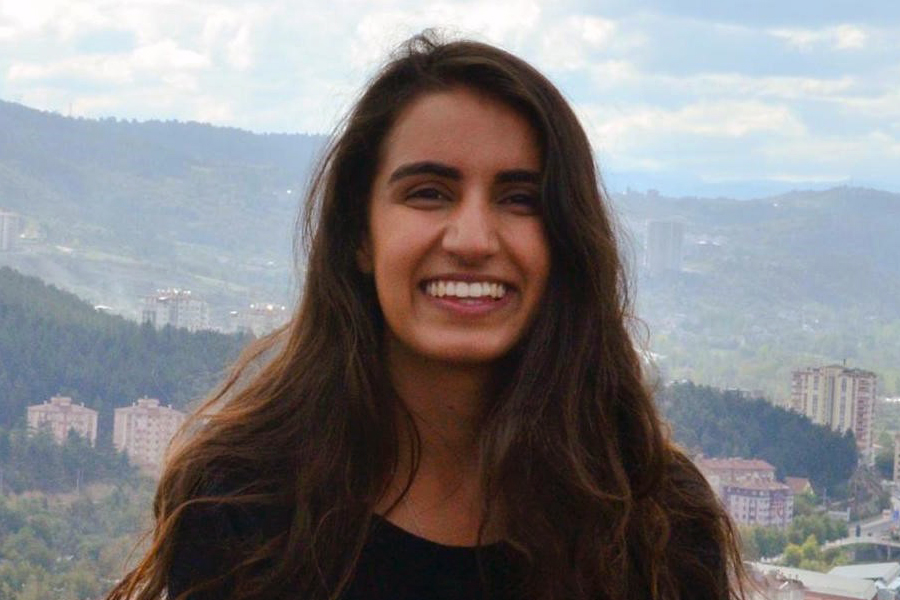 Second-Year Medical Student Ashima Chadha Forges Her Path at WU